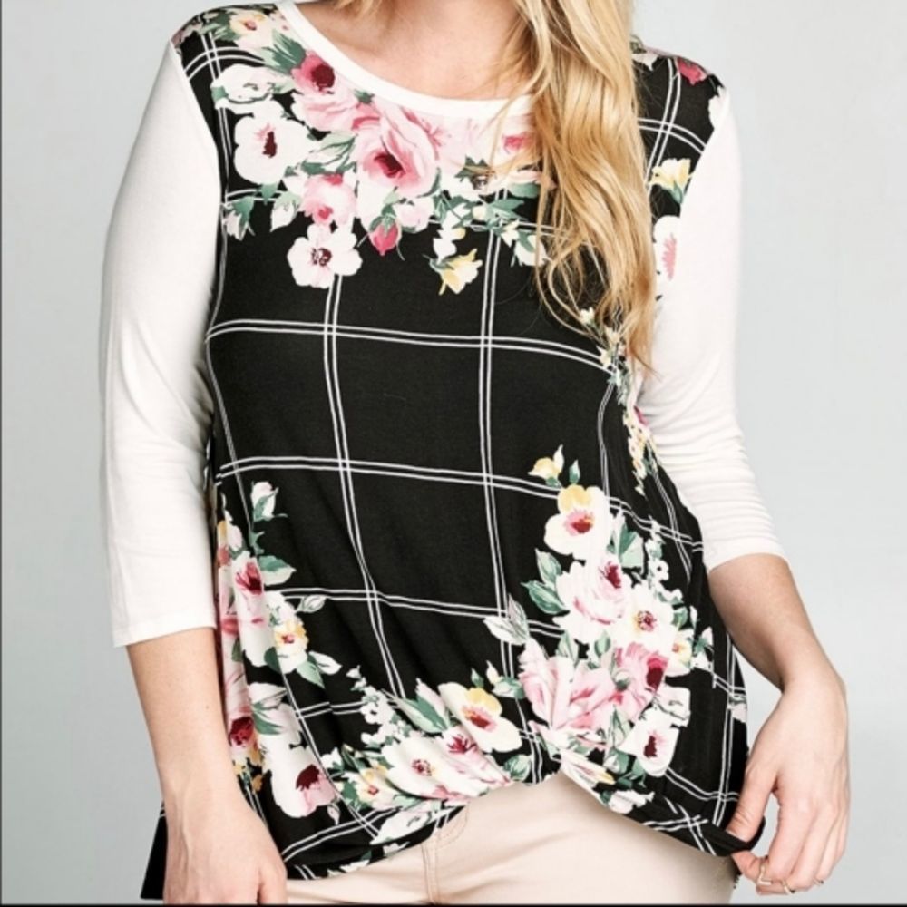 NWT! PLUS casual knot floral top black & white 2X